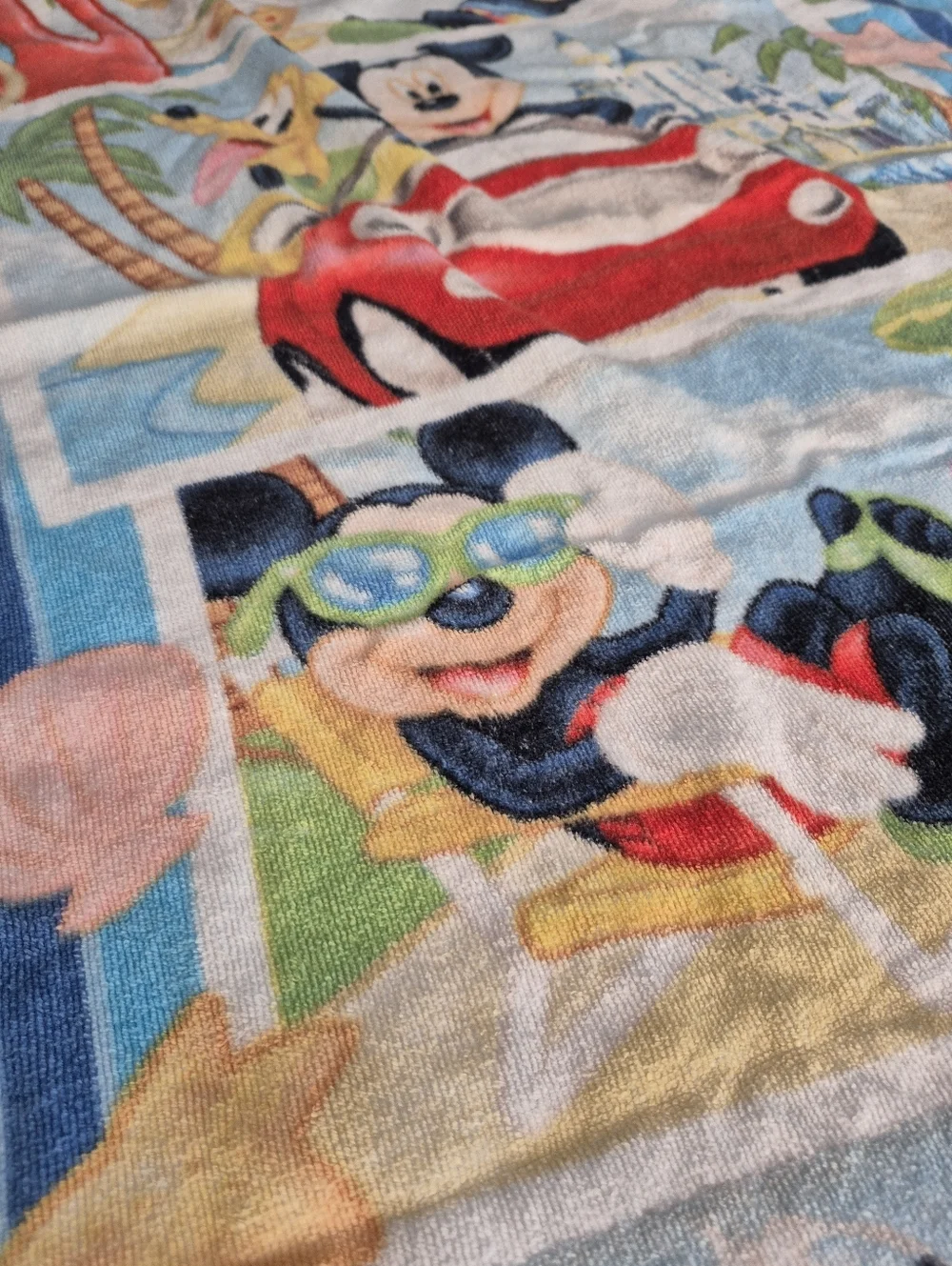 Vintage 90s Florida Disney Mickey & Friends Bkue Beach Towel